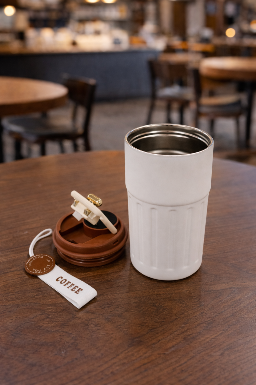 Hot n cold Tumbler in White Color - Image 2